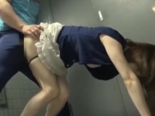 【衝撃告白】人妻の悲劇！宅配業者とまちがえ痴漢魔に遭遇！その一瞬が人生を変えた！
