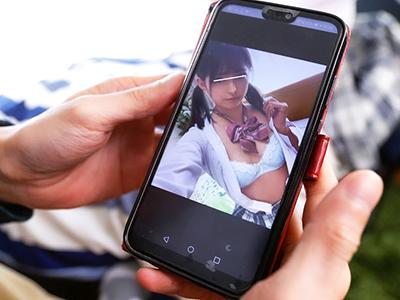 【幼馴染×中出し】エロ写真を送って来た幼なじみの写真を削除する代わりに生ハメがガチでたまらないっすｗｗｗ