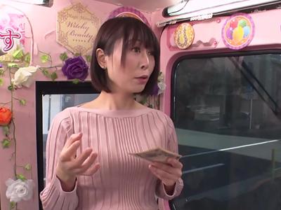 《MM便》39歳スレンダー人妻さんが発情マンコにデカチンぶち込まれ激ピストンでイキまくってしまうｗｗｗ