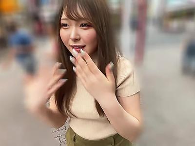 【素人×リモバイ】謝礼を出す代わりにリモバイを使って一緒に街へお散歩！公衆の面前で感じまくっちゃう！www
