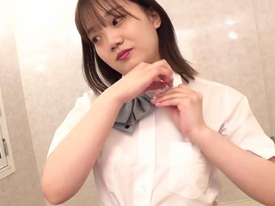 《素人ナンパ×女子高生》バリカワ女子高生が勃起チンポ目の前にまんこ濡らして激ピス膣内射精されるｗｗｗ