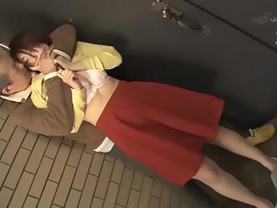 《イラマチオ》産後のデリケートな身体を持つ主婦が冷酷な男に襲われ強制的に絶頂へと追い詰められる