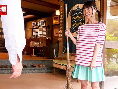 【中出し】休息を求め温泉に訪れた中年男性が遭遇したのは魅惑的な美少女の巧妙な罠！思わぬロマンスが生まれるその瞬間とはｗｗｗ