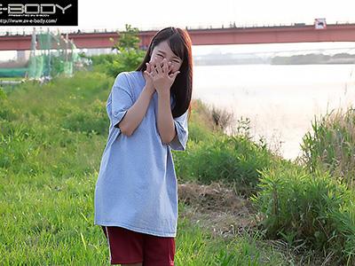 【デビュー作】アイドル顔負けの極上美少女さん衣服を脱ぐとHカップの完璧ボディ！成熟した表情で悶え狂うｗｗｗ