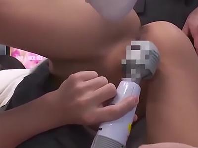 《マジックミラー号》無垢な素人娘が大胆な潮吹き！チンポ生挿入で膣内発射でイキまくりなんだがｗｗｗ
