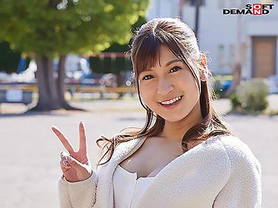 【人妻ナンパ】子連れの美しい妻が複数男性とセックスパーティーで大きなバストを愛撫され夫以外の男に中まで挿入されて悶え狂う