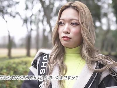 《デビュー作品》アパレル勤務のバリカワ美少女さんAVデビューしてノリノリでプレイがたまらないっすｗｗｗ