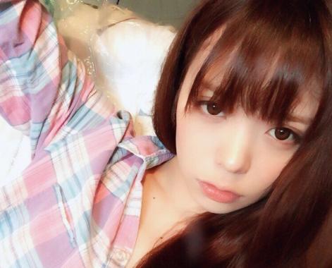お風呂でスレンダー体型の美少女とエッチする動画 いきり勃ったチン○を激しく舐める 　　鳳かなめ