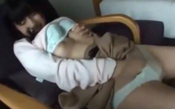 ナンパした素人の女の子にホテルでオナニーしてもらった、その後スク水着てもらって・・・