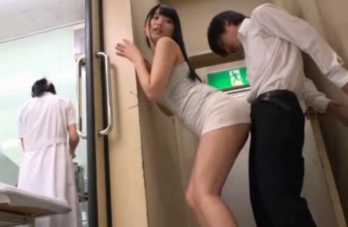 病院で痴女に遭遇して看護婦さんに覗かれながら犯されちゃう僕ｗｗｗｗ