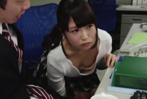 胸チラOLにムラムラしてしまってオフィスなのに無理矢理犯してしまった僕