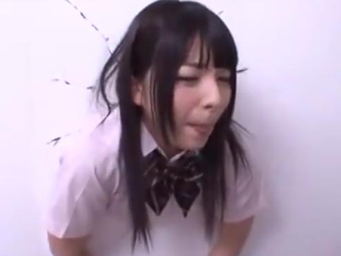 楽しげに壁にハマってチン○とかバナナとか咥えながらマン○には挿入されちゃってる上原亜衣 ちゃんが可愛いｗｗｗ