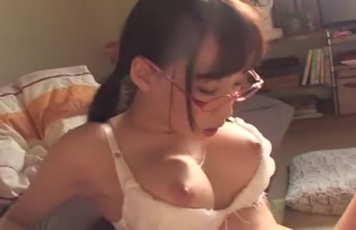眼鏡をかけるとここまでイメージが変わる女優は少ないよね～童顔巨乳でおとなしく見えるメガネ蓮実クレアちゃんが可愛い