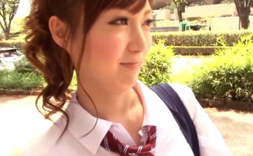 こんな可愛い女子高生の逆ナンを断る奴がいるなんて信じられないｗｗｗ　　　　　　　冬月かえで