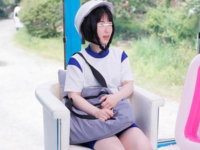 《素人×騎乗位》清らな女子さんが未知の刺激と出会い成長への歩みを続ける予想外の物語！心に残る劇的な変化に魅了される瞬間！