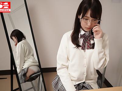 【香水じゅん】オンナサンのスリル満点なフェラに驚きの連続！教室でのキスと染みパンの刺激的な一夜www