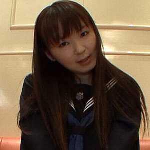 巨乳 しおり
