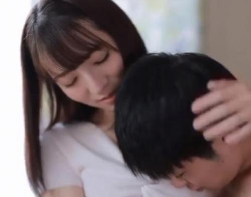 爆乳お姉さまと中出しエッチ　憧れのお姉さまと秘密の関係