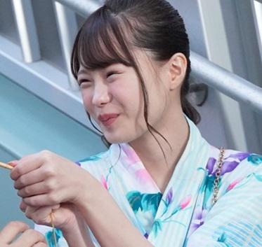 細身で浴衣姿が可愛い美少女が彼氏と花火デートの帰りに元カレに遭遇して無理やりホテルに連れ込まれ中出しされちゃいました！【松本いちか】