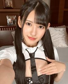 ツインテールの美少女がメチャ可愛いコスプレでデカチン男優とホテルでハメちゃう！？下から激ピスされて大量潮吹きしちゃいました！【八掛うみ】