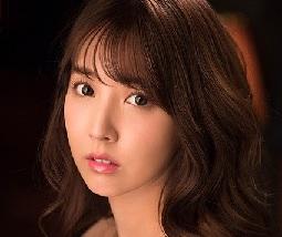 元国民的アイドルの美女が汚いおじさんの身体を全身嘗め回し！？アナルまでベロベロ舐めちゃいました！【三上悠亜】