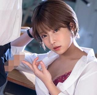 ロリ顔ショートと淫乱女教師が凄テクで男子生徒達をメスイキさせまくっちゃいました！【紗倉まな】