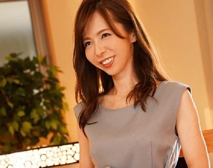 ３７歳美人人妻熟女がAVデビュー！この年齢とは思えない細身でナイスボディーの身体で絶倫男優とハメ撮りSEXしちゃいました！【桜井ゆみ】