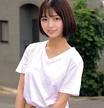 メチャかわスレンダー美少女が街でナンパされてデカチン男優と濃厚SEX！？激しくガン突きされて中出しされちゃいました！【倉本すみれ】