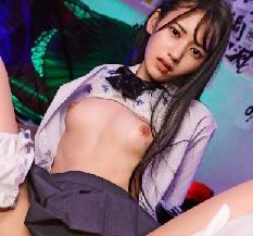S級スレンダー美少女がJKの制服姿で怪しい部屋でガン突きされて犯されちゃいました！【八掛うみ】