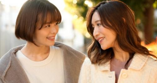 スレンダー美少女の二人が酒を飲んだ後M男の家に泊まって一晩中ヤリまくっちゃいました！【月乃ルナ】【星奈あい】