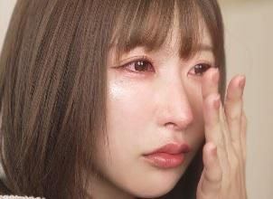 超人気インフルエンサーがデカチン男優と台本なしのハメ撮りSEXしちゃう！？おっぱい揺らしながらいやらしく騎乗位ピストンしちゃいました！【うんぱい】