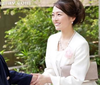 ハイスペックエロボディーの熟女が再婚相手の連れ子と卒業祝いに禁断の濃厚SEXしちゃいました！【藤かんな】