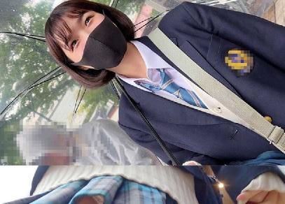 スレンダー美少女のJKが街でナンパされてホテルでハメ撮り！？寝ている所をバックから突っ込んじゃいました！【倉本すみれ】