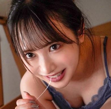 ロリ顔美少女のJDが年上の童貞男性を筆おろししちゃいました！【小野六花】