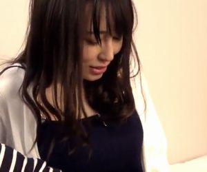 【素人×人妻】昼間のカフェでお茶していたセレブ人妻をナンパしてハメ撮り！本物一般人の生々しいAVはおすすめ