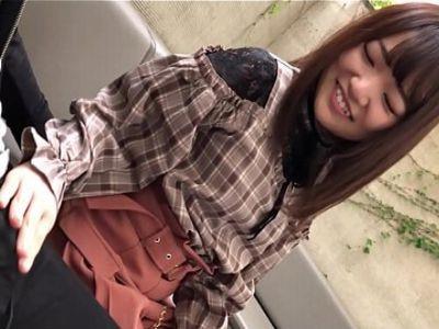 【個人撮影】専門学生の二十歳の女の子の初々しいセックス動画！野外フェラやイチャラブキスしちゃう