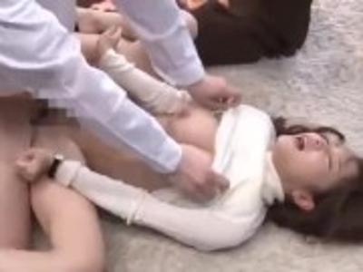 【エロ企画×人妻】セクハラマッサージで気持ちよくなって断れずにやられちゃう！本物素人の生々しい反応は最高