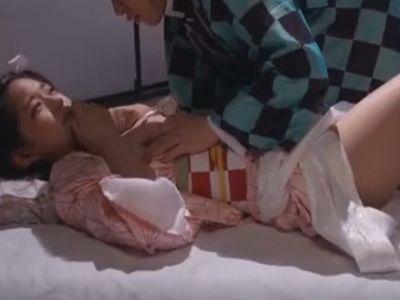 【着衣】コスプレ娘がなりきりSEXで実写化！入れられると女の子の気持ちが一気に高まる