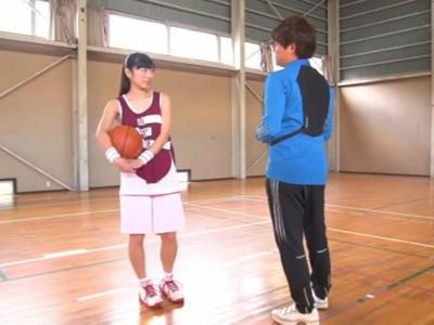 【ビキニ】デカパイロリ娘がエッチなご奉仕！たまに垣間見える初々しい表情で見るものを魅了