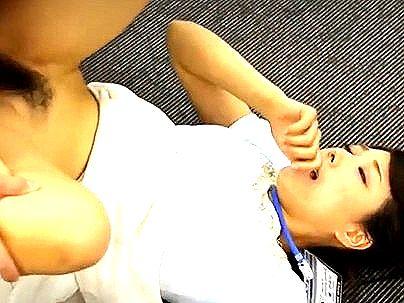 ＜オフィス！＞清楚系上品な感じの美人オネエサン！常にチンポ挿入でもだえる姿ヤッバ！
