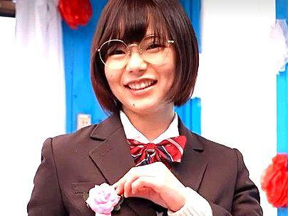 ＜マジックミラー号！＞「眼鏡・・・デケ～！」まん丸メガネのカワイ子ちゃん！ＭＭ号でエロ行為しかも脱ぐとパイ乙デケ～！