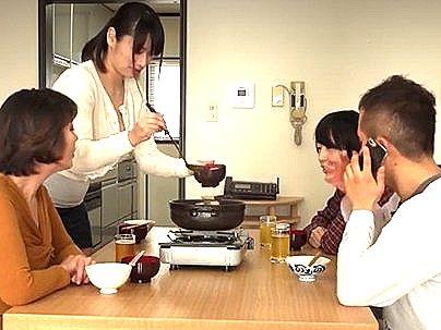 ＜美魔女な叔母！＞上品な感じの清楚系巨乳おっぱい叔母！性処理までしてくれちゃうぞ！