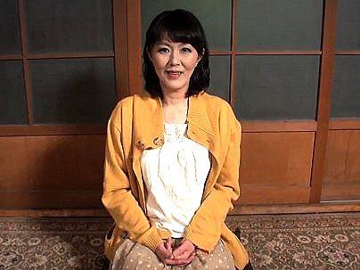 ＜近親相姦！＞清楚系巨乳おっぱい美魔女オバサン！近親相姦セクロスに発展シチャウゾ！
