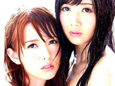 ＜乱交SEX！＞スレンダースタイル抜群ボインの人気AV女優２人組が乱交セックスもだえるゾ！！