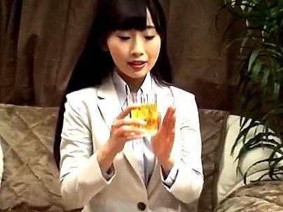 ＜人妻ナンパ！＞見かけによらずエロい体の巨乳おっぱい奥さん人妻！オチンポ挿入ザーメン中出し膣内射精種付けに！
