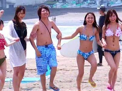 ≪素人≫【逆ナンパ】性欲高めのカワイ子ちゃんたちが素人の男をナンパしてハーレム状態にしちゃうｗｗｗｗ