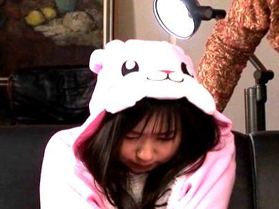 ＜女捜査官！＞「ドジすぎる。。」余裕でつかまった女捜査官！もちろん犯されレイプされるぞ！