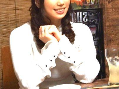 ＜人妻ナンパ！＞「私でいいの？」三十路巨乳おっぱい美魔女おばさん！口説いてガチパコｓｅｘ楽しんじゃうゾ！
