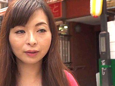 ＜人妻ナンパ！＞美熟女おばさんゲットして自宅訪問なし崩し的エロ行為に持ち込んじゃう！！！！