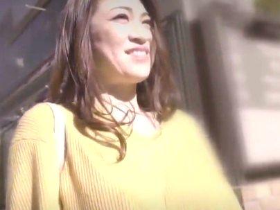 ＜人妻ナンパ！＞「これスゴイノ…」清楚美人な美魔女オバサン！口説かれて種付け膣内射精ザーメン中出しに！